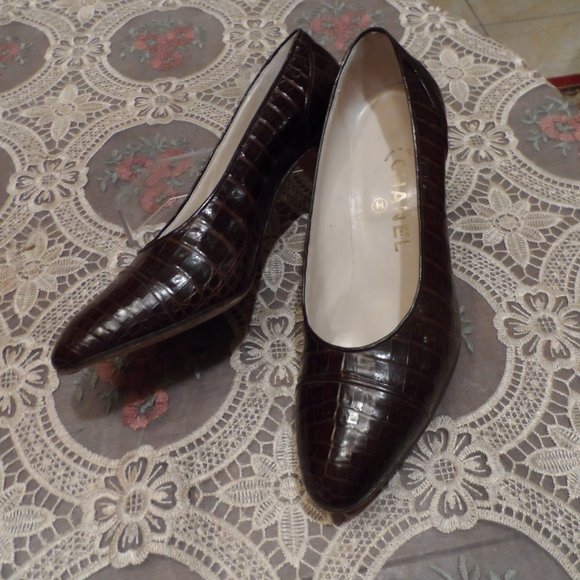 Chanel Brown Crocodile Leather Classic Heeled Pumps Size 7 1/2M - Picture 7 of 16